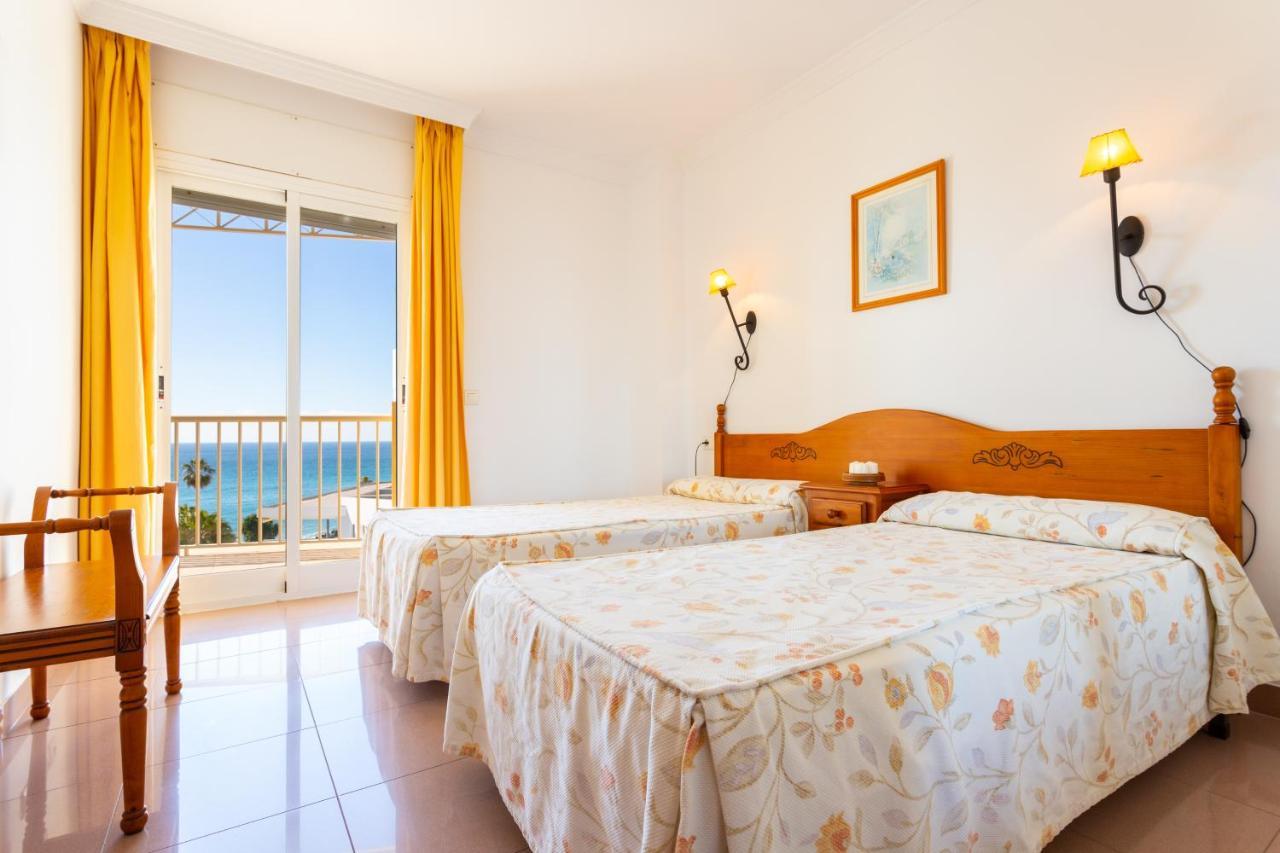 Apartamentos Andalucia Nerja Bagian luar foto
