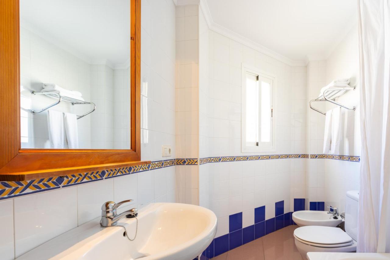 Apartamentos Andalucia Nerja Bagian luar foto