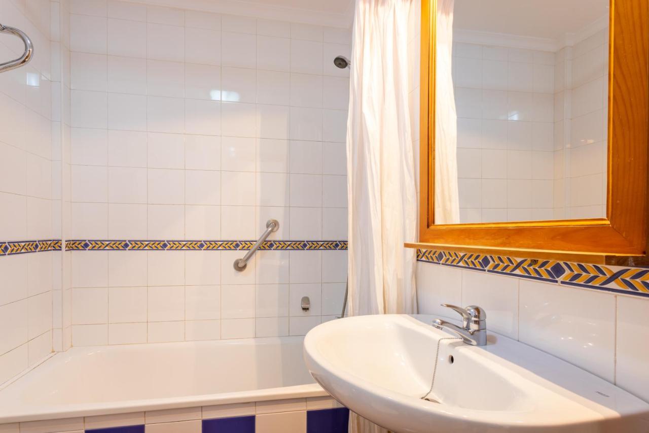 Apartamentos Andalucia Nerja Bagian luar foto