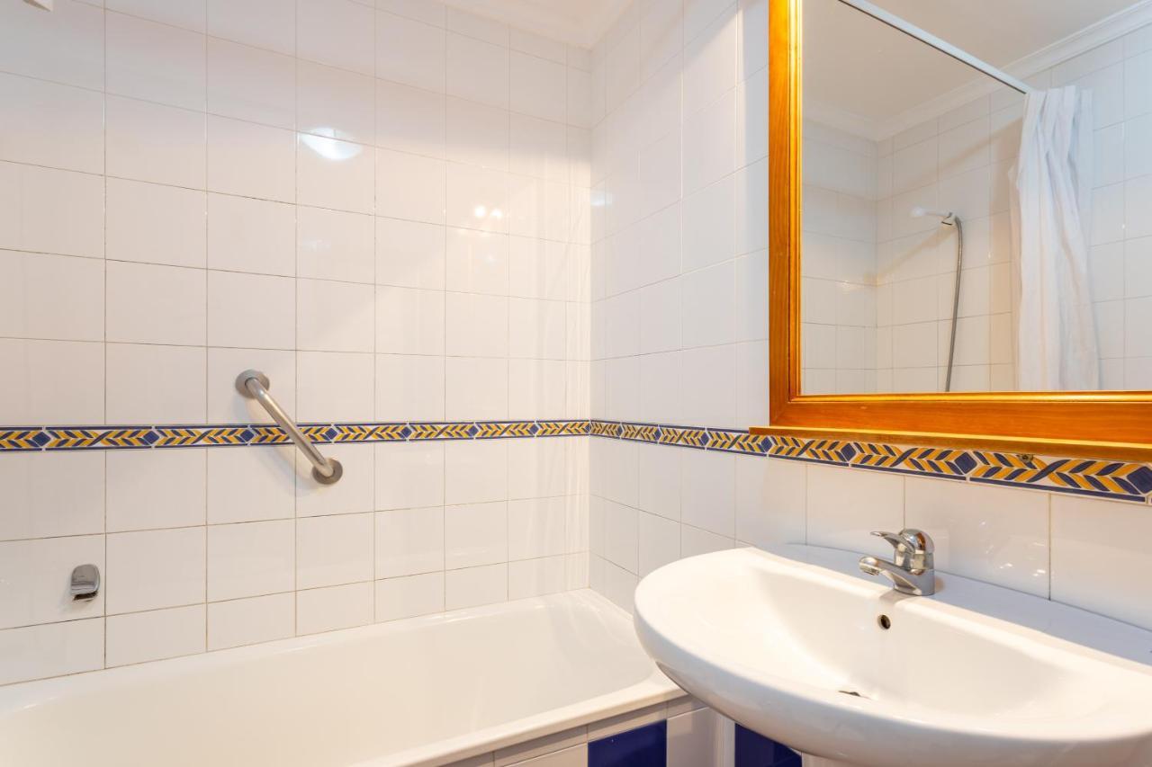 Apartamentos Andalucia Nerja Bagian luar foto
