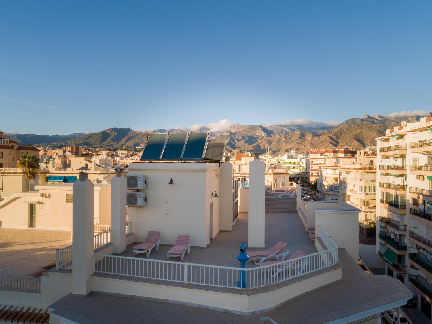 Apartamentos Andalucia Nerja Bagian luar foto