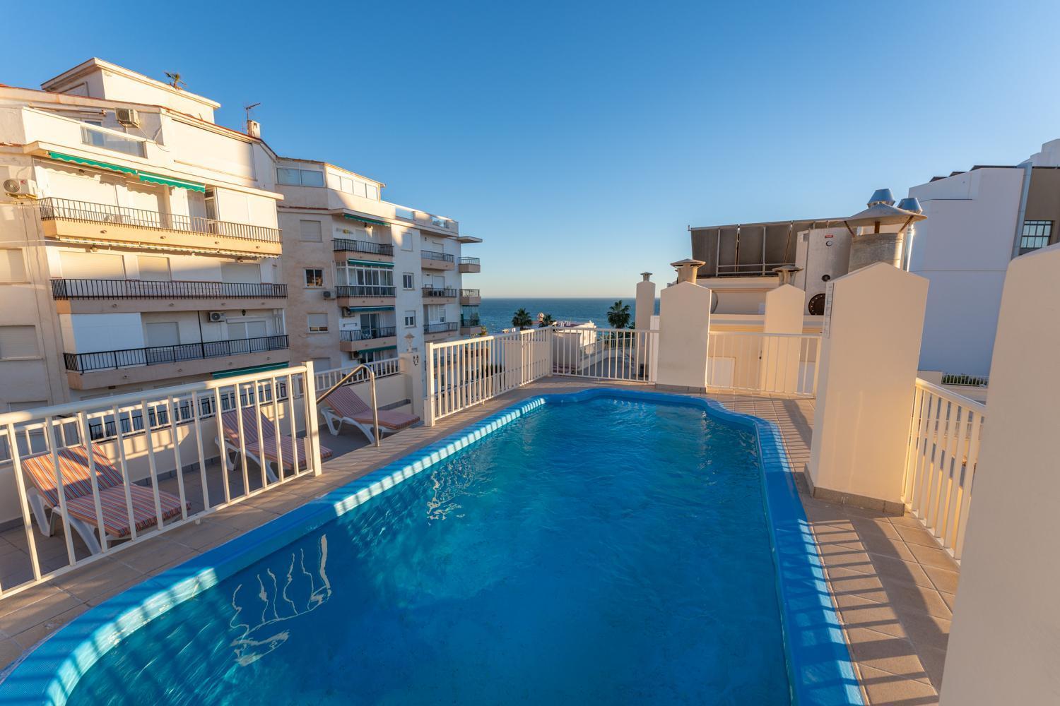 Apartamentos Andalucia Nerja Bagian luar foto