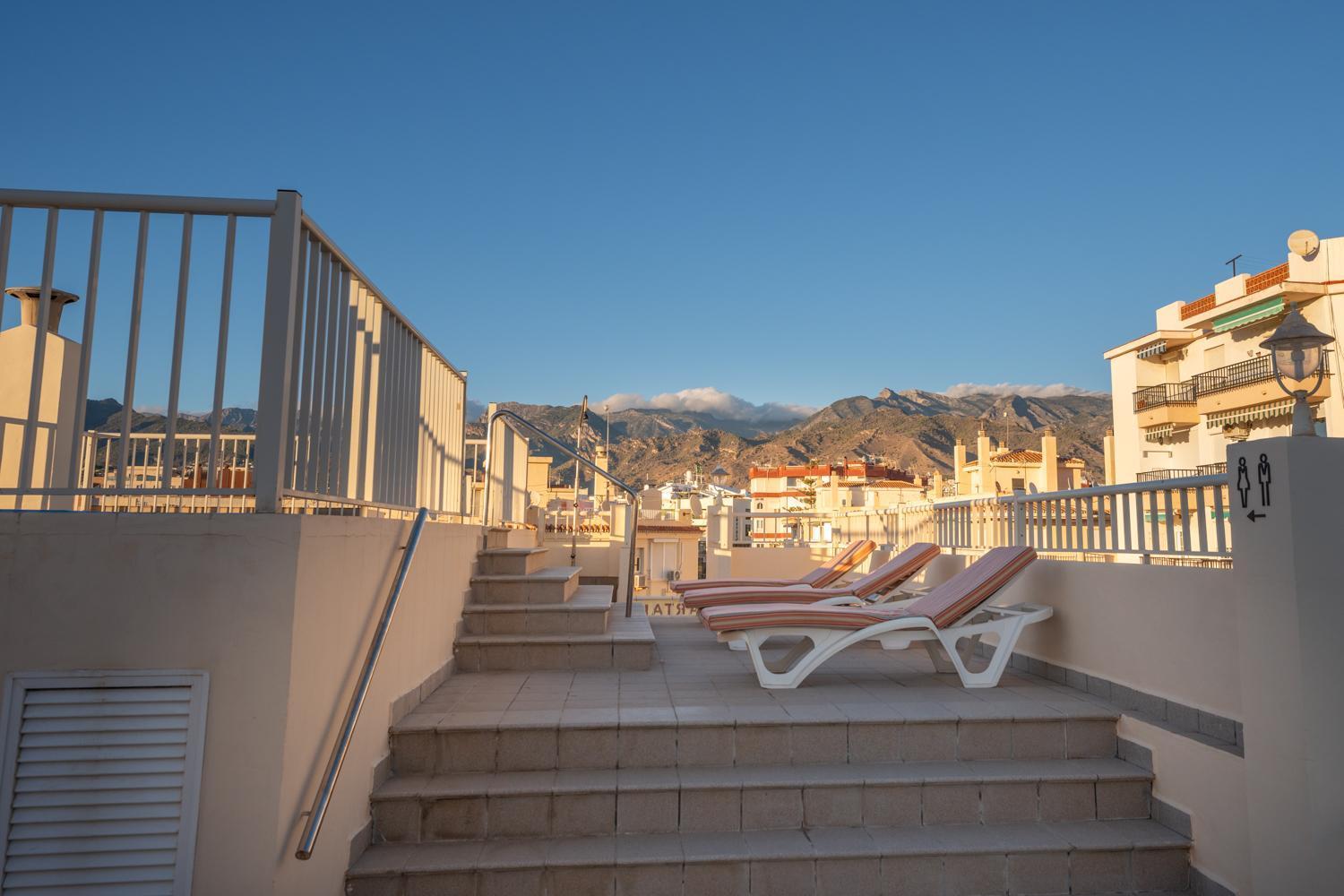 Apartamentos Andalucia Nerja Bagian luar foto